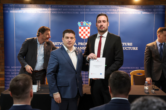 Grad Pula osigurao bespovratna sredstva u iznosu od 6,8 milijuna eura za nabavu 12 električnih autobusa Pulaprometa
