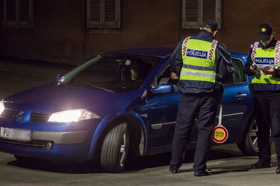 Vozio s tuđim tablicama, bez vozačke dozvole i pod utjecajem kokaina