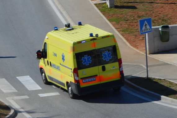 Pretučen mladić iz Labina, završio u bolnici. Policija traga za počiniteljem
