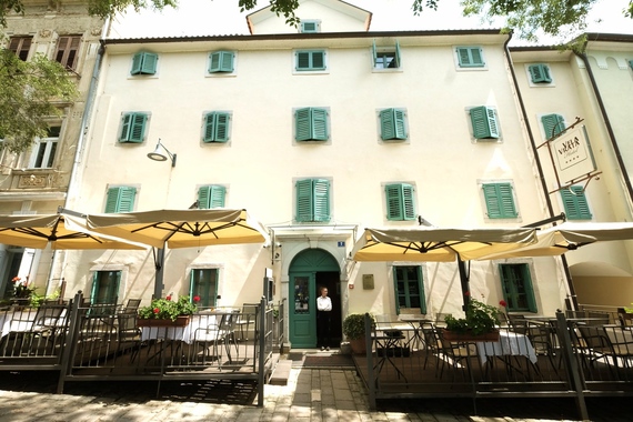 Valentinovo u Buzetu: ljubav, glazba i večera koja se pamti u hotelu Vela Vrata