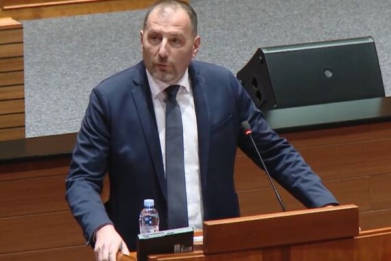 'Zbrinjavanje otpada plaćamo dvaput, a sustav stoji. Koliko je smeća završilo u u šumama?'