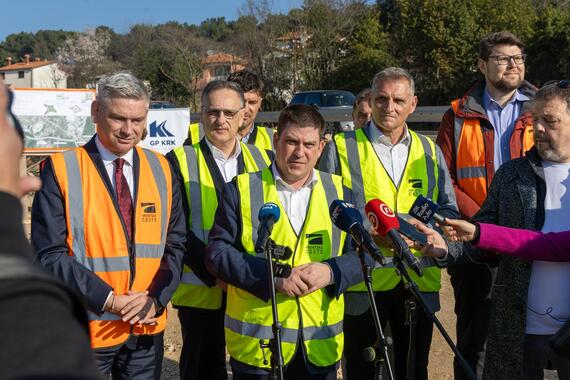 Ministar Butković najavio dovršetak Ipsilona do kraja godine, a pulskog lukobrana za nešto više od godinu dana