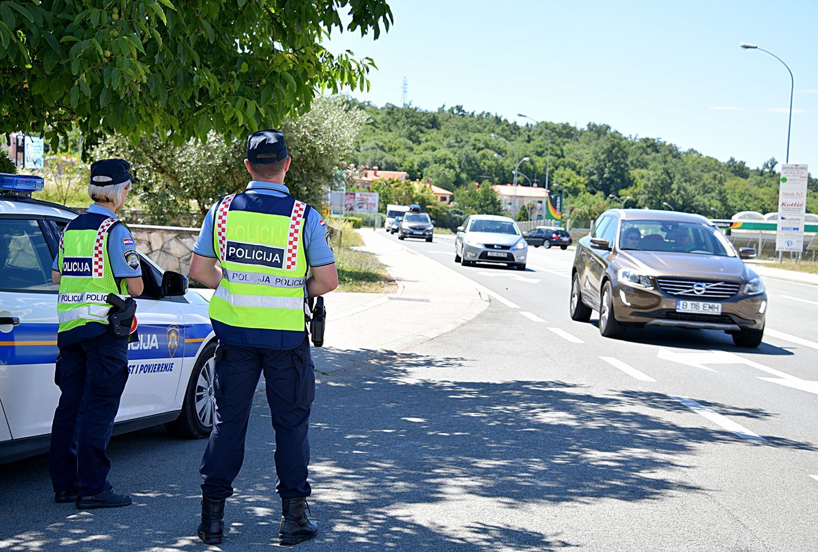 Policijska patrola u Štrmcu (foto: Roberto Matković)
