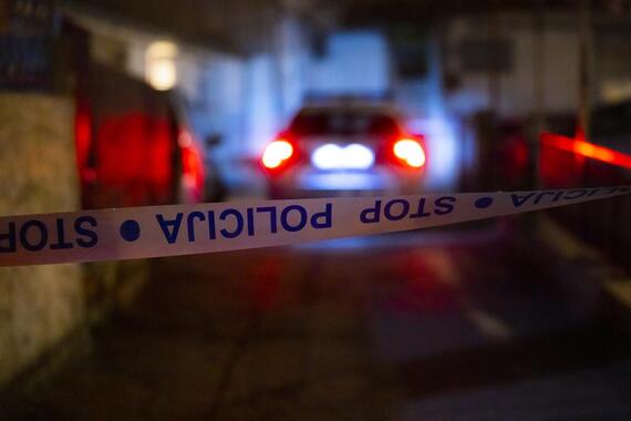 TRAGEDIJA U PAZINU Muškarac preminuo nakon pada niz stepenice