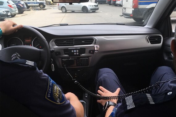 Protutnjao naseljem 130 na sat, policija ga pokušala zaustaviti. Pogledajte što je tada napravio
