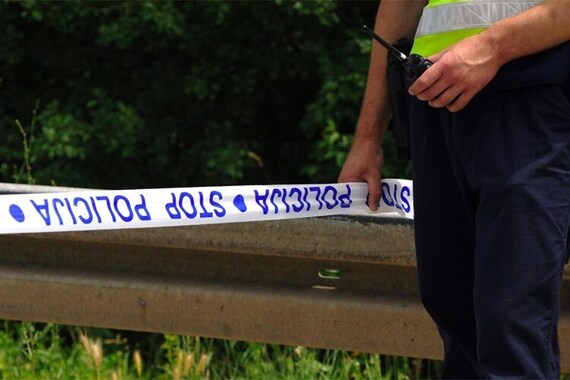 Teška nesreća: Maloljetni motorist srušio pješaka, pa pobjegao s mjesta nesreće