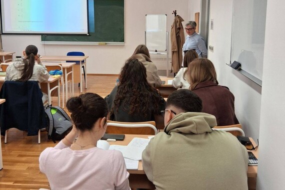 Grad organizirao učenicima besplatne instrukcije iz matematike 