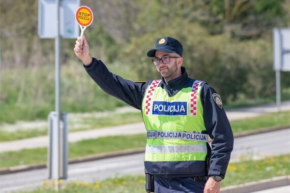 Vozio drogiran i bez položenog vozačkog ispita - prijeti mu 120 dana zatvora