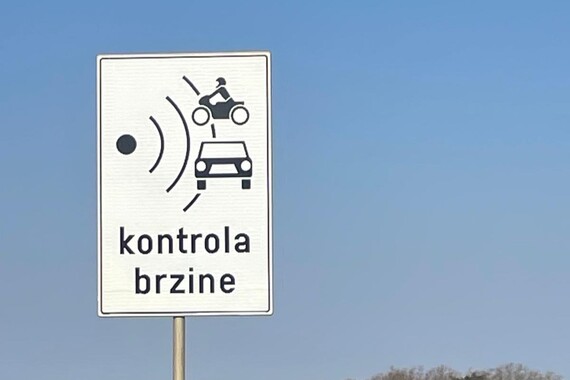 Nove kamere za brzinu u Istri: tri su postavljene na području jednoga grada. I tu priči nije kraj