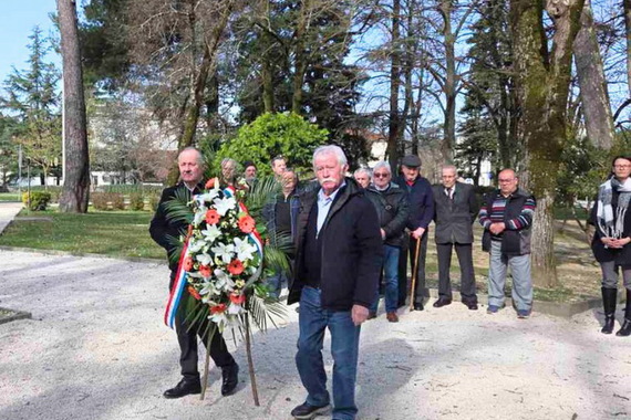 Na Uskrs 1944. godine njemački okupatori su u centru Pazina objesili 13 partizana