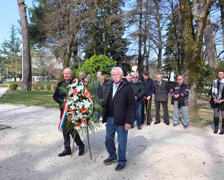 Komemoracija u Parku narodnog ustanka (Foto: Grad Pazin)