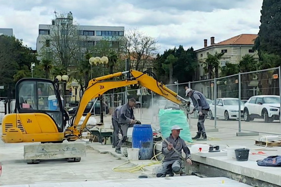 U tijeku popločenje porečke rive: beton se zamjenjuje kamenom