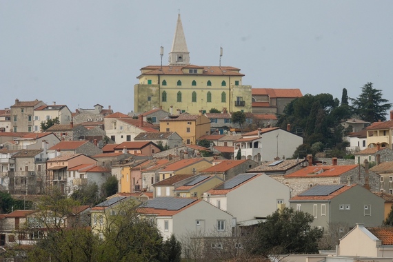 U Vrsaru od početka godine rođeno osmero djece. Nastavljaju se potpore