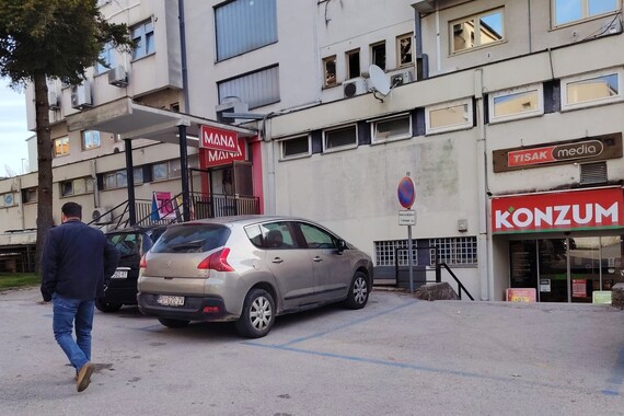 U Pazinu se gasi još jedna poznata trgovina. Zatvoren i prodajni centar teleoperatera