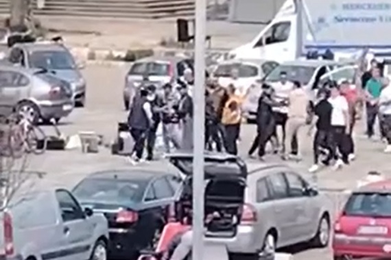 Sukobilo se 20-ak muškaraca na parkiralištu Rojca. Policija upoznata s događajem