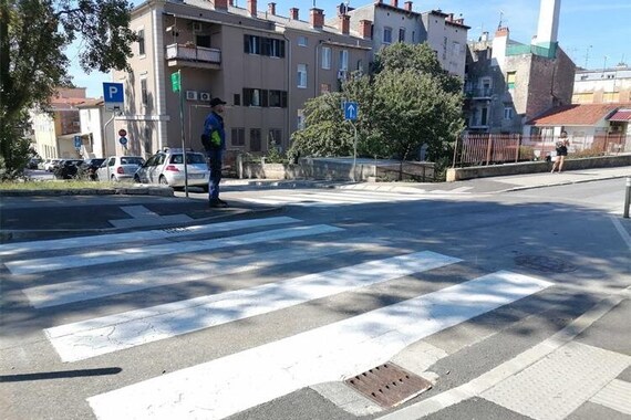Biciklom srušio pješakinju pa pobjegao - policija traži svjedoke