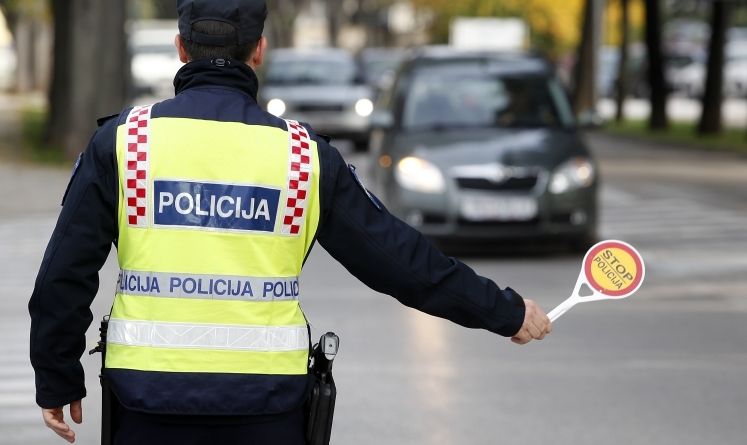 Istarska policija poziva sve građane koji imaju korisna saznanja o ovom događaju da se jave u Policijsku postaju Umag