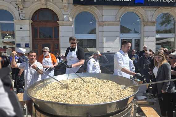Upriličena još jedna manjada za narod, ovaj put u morskom izdanju