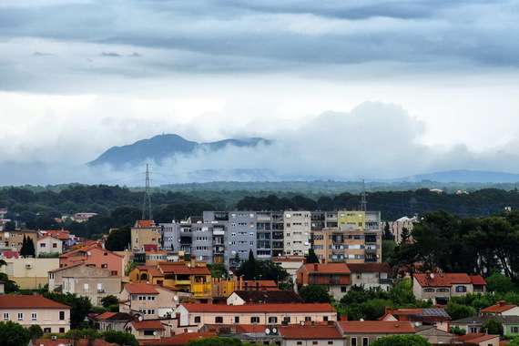 Ovo je pogled na Učku iz jednog istarskog grada. Znate li kojeg?