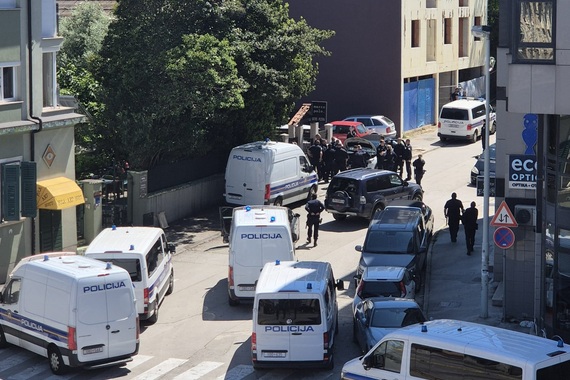 Više od 40 pripadnika Armade stavljeno pod preventivni nadzor policije. Akcija provedena u jednom restoranu