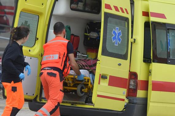 Teška nesreća u Brčićima: Dvoje ozlijeđenih nakon sudara u raskrižju