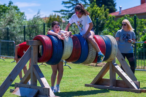 Više od 150 djece uživalo u sportskim poligonima i rekreativnim aktivnostima