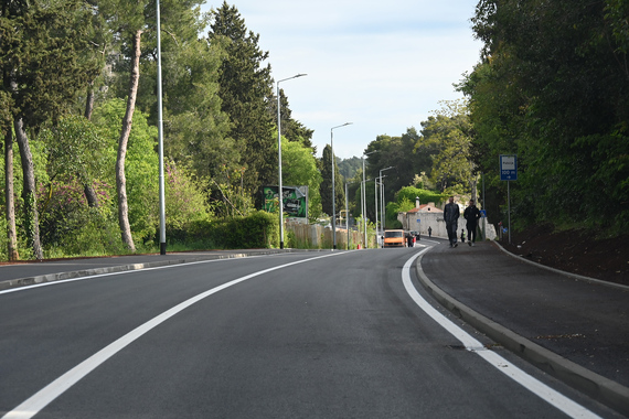 Prometna nesreća kod Mandrača u Puli, ozlijeđena 56-godišnja vozačica motocikla