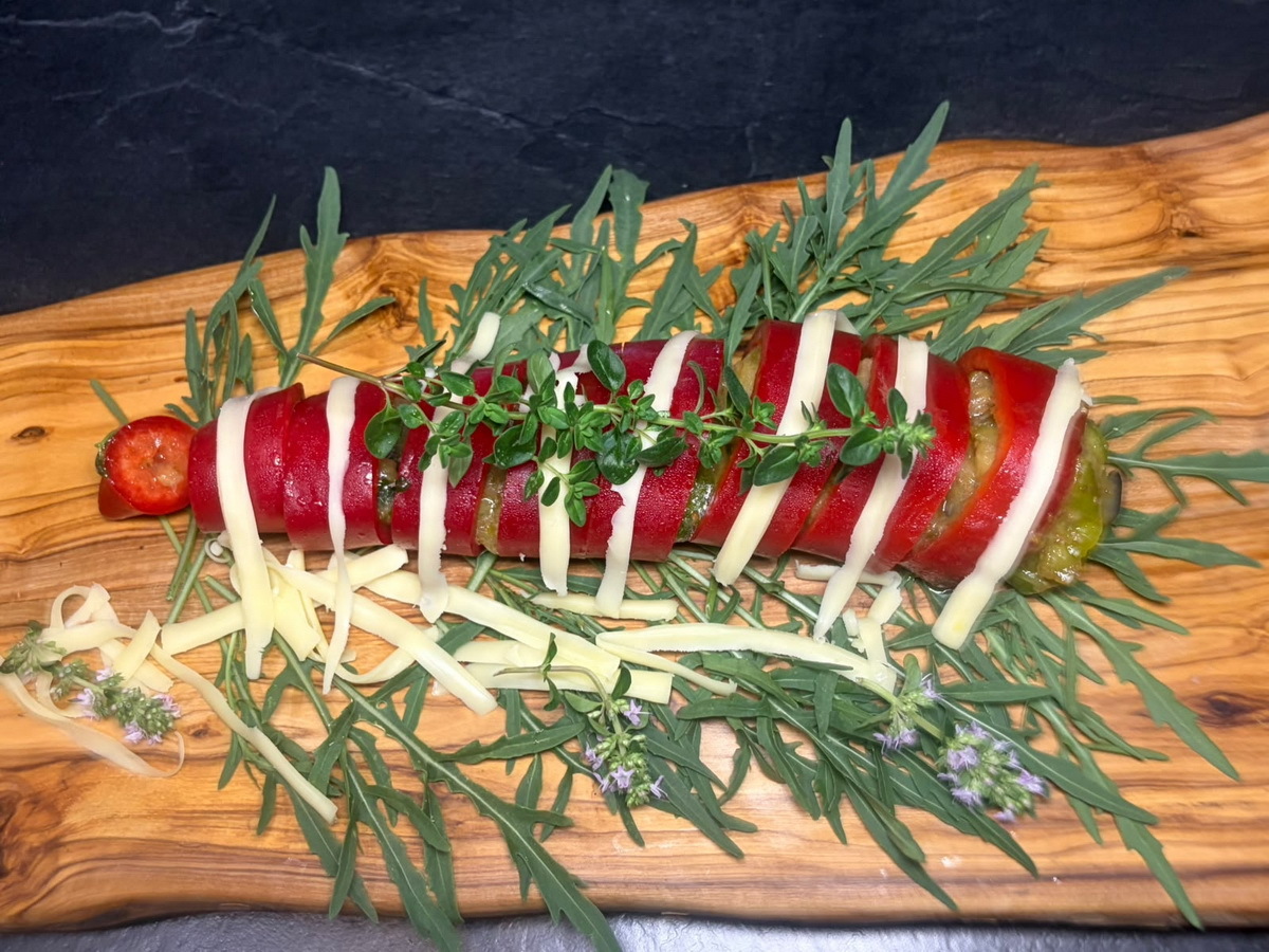Punjena paprika sa smokvom, melanzanom i grčkim bosiljkom