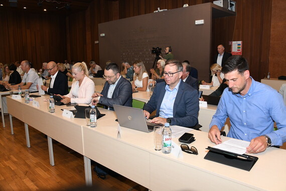 SDP: Dok se osnivaju novi upravni odjeli, ključna razvojna politika ponovno je ostala po strani