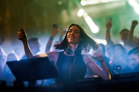 Cave Romane postao Matrix. Tisuće ljudi svjedočile spektaklu Amelie Lens 