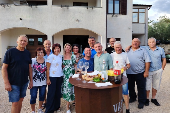 Cijelo selo slavilo svjetski uspjeh svoga susjeda: 'Mi se držimo vajk skupa, danas tega ni više'
