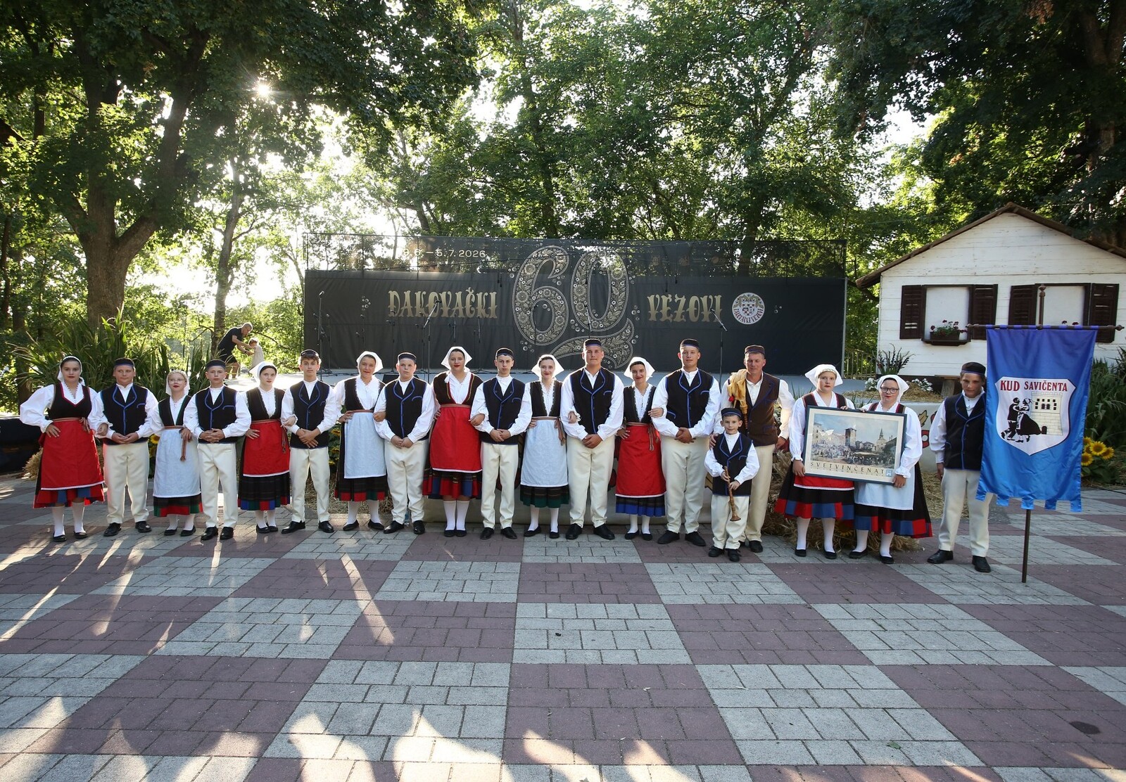 Folkloraši KUD-a Savičenta u Đakovu