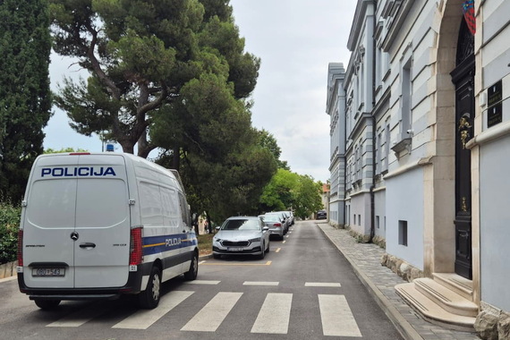 Mobitelom snimao djecu pa priveden u pritvorsku jedinicu policije