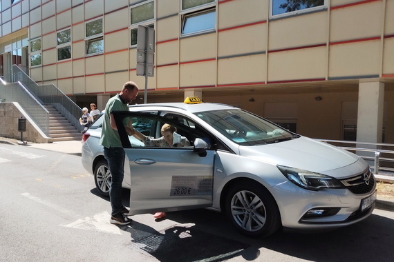 'Od početka primanja terapije prestala sam voziti auto. Ova opcija s taksijem mi je fantastična'