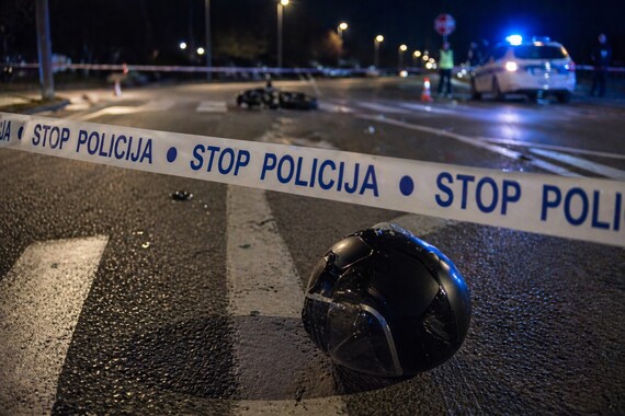 Na motoru s 2,7 promila udario u rubnjak - sa suputnicom završio na asfaltu. Sad je iza rešetaka