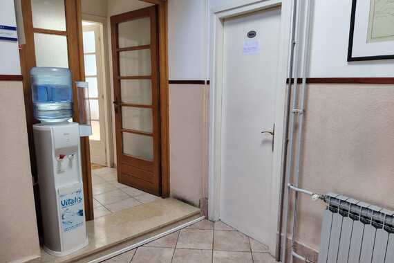 Natpis na vratima WC-a u gradskoj upravi nasmijat će mnoge: sve je stalo u dvije riječi i jedan gaf
