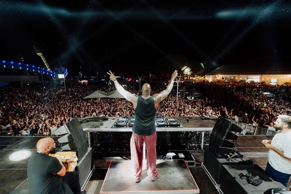 NBA legenda stala za DJ pult u Umagu: Shaquille O'Neal kao DJ Diesel priredio glazbeni spektakl