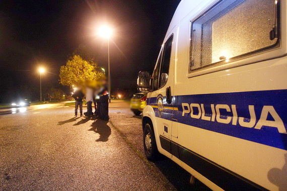 Dječak za volanom bježao policiji, u automobilu bile još dvije djevojčice