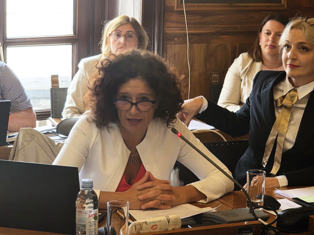 Lorena Boljunčić i Paola Orlić na pulskom vijeću (foto: Ivor Balen)
