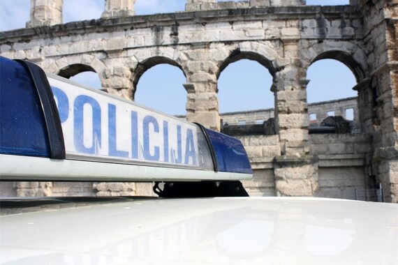 Policija: 'Pozivamo vozača srebrnog ili sivog vozila da se javi'