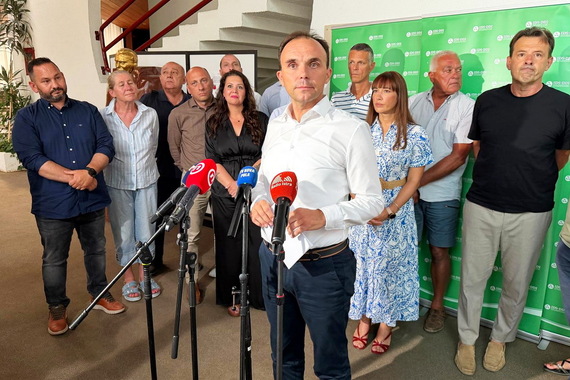 Još jedan član napustio je Predsjedništvo IDS-a, ali stranka o tome šuti