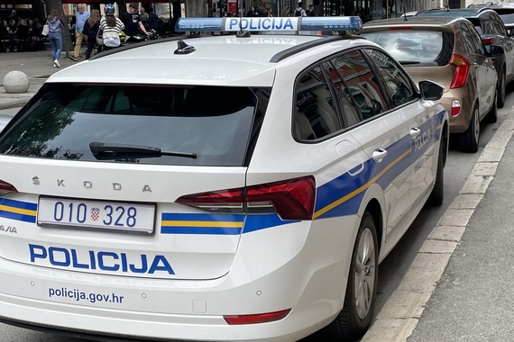 Tučnjava domaćih i stranaca zbog navodne krađe. Centar Pule pod opsadom policije