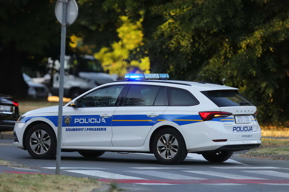 Pijana vozačica udarila dva nepropisno parkirana automobila – kažnjena s 2.250 eura