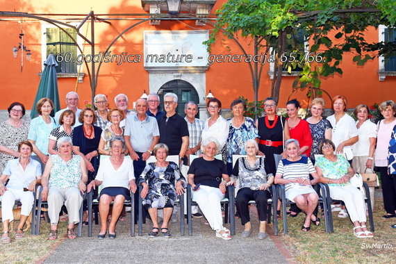 Dirljivi prizori na proslavi mature: Neke su dovezli sinovi, a druge supružnici