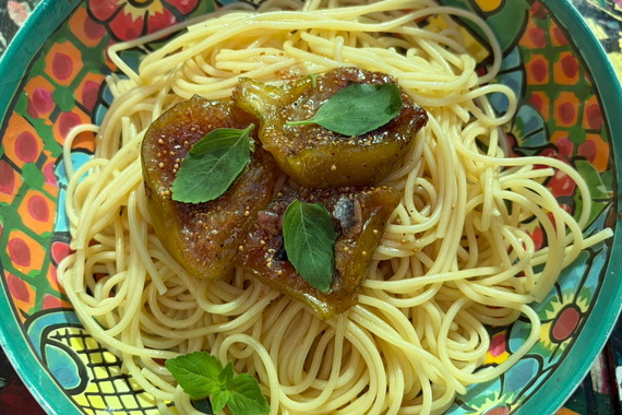 Spaghetti sa smokvom, bosiljkom i filetom slane srdele