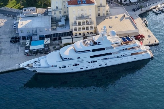 U Poreč uplovila 73-metarska superjahta Titania, tjedan najma stoji i do 760 tisuća eura