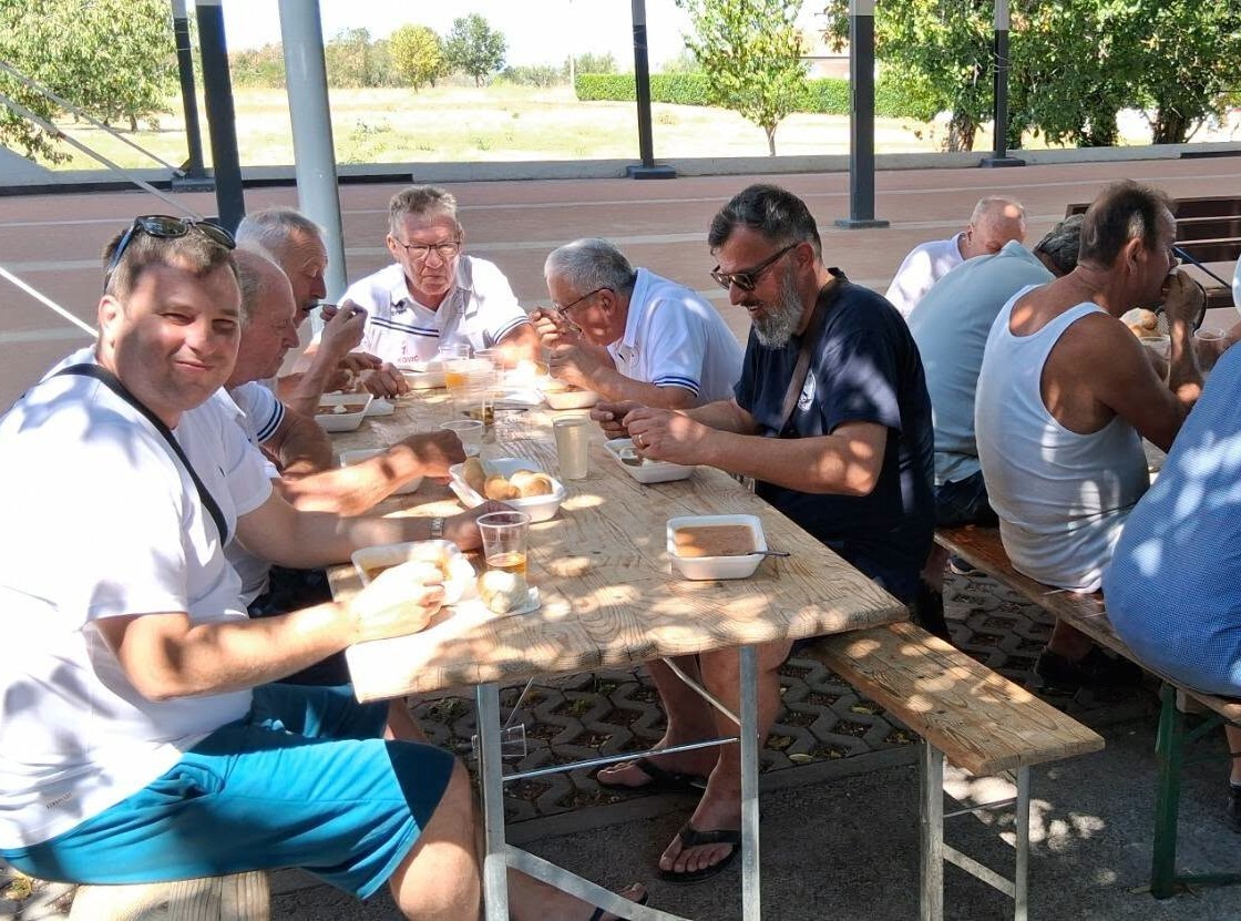 Druženje na boćarskom turniru u Novoj Vasi (Foto: Facebook) 