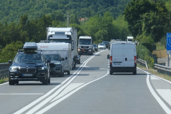 Teško ozlijeđen pješak na području Ližnjana