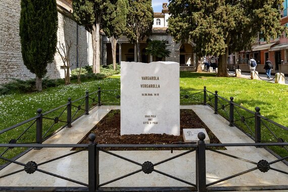 Pula u utorak odaje počast žrtvama na Vargaroli. Otvara se izložba posvećena liječniku heroju Geppinu Michelettiju