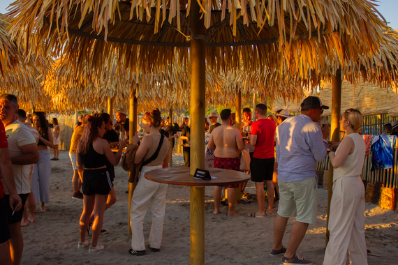 U nedjelju dnevni beach party u Luxu, uz DJ-a i Tequila band